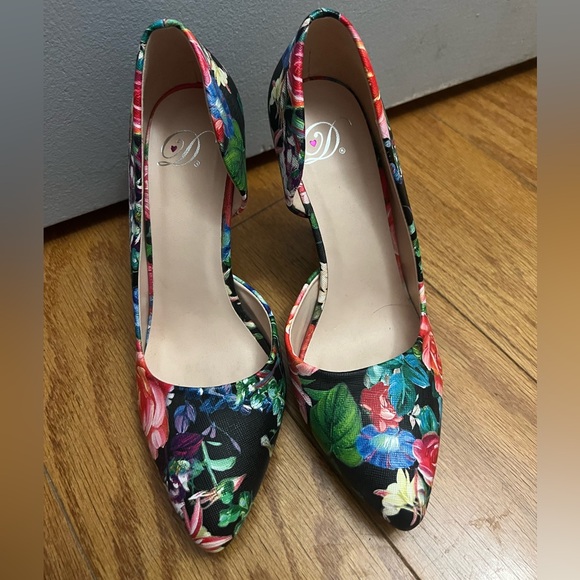 Beautiful Floral high heels - Picture 10 of 11